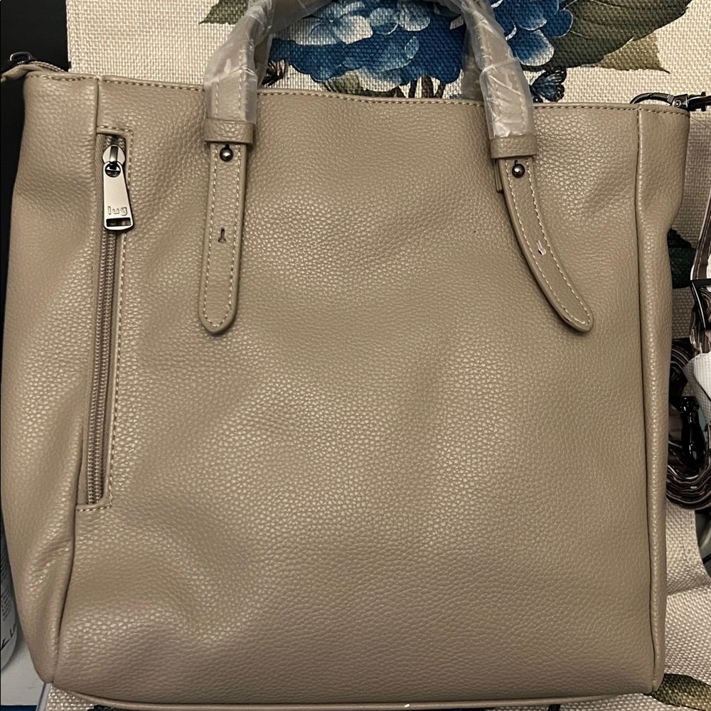 Lug Charter Vegan Leather Bag in Taupe convertible crossbody - Picture 3 of 6